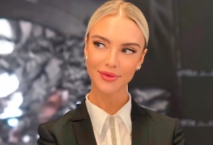 Так что не обманывайте себя. Январские разводы — это не следствие «затянувшихся каникул». Это результат трезвого, выстраданного решения, которое созрело в этой адской пробирке из быта, стресса и вынужденной близости. Каникулы лишь срывают с вашего брака розовые очки, и если эта реальность пахнет не мандаринами и ёлкой, а затхлостью и раздражением, то поздравляю: новогоднее чудо таки случилось. Вы наконец-то увидели человека, с которым живёте.