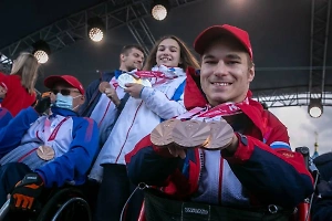 «Это большое событие»: В Госдуме отреагировали на возвращение флага и гимна российским паралимпийцам