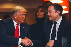 Чтец по губам раскрыла содержание разговора Трампа и Маска на панихиде по Кирку