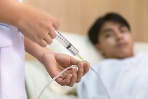 Стало известно, когда начнут лечить российской вакциной от рака