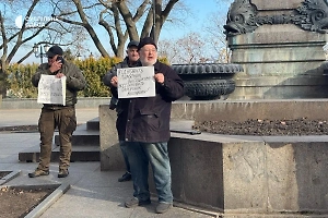 «Позор»: Вышедшие на митинг одесситы потребовали восстановить памятник Высоцкому