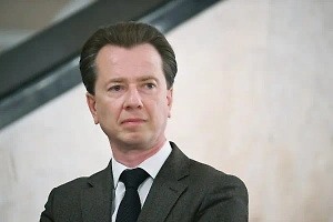 Эта трагедия для многих сродни потере близкого человека. И по-человечески это всё объяснимо. У меня есть собаки тоже, для меня это, конечно, неприемлемо. Всему своё место и своё время.