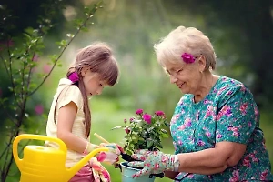 Не спорить, а договариваться: Психолог дала советы родителям, которые ревнуют своего ребёнка к бабушке

