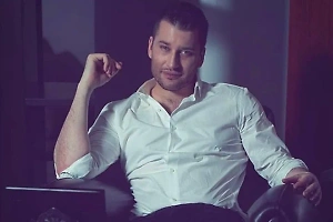 «Мясник из соцсетей»: Уехавший за границу косметолог-самоучка продолжает зарабатывать на россиянах