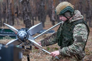 Появилось видео воздушной битвы российского и украинского дронов