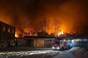 Life.ru публикует кадры масштабного пожара на Варшавском шоссе в Москве