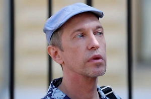 «Мы с мамой никогда не шиковали»: Критик Соседов рассказал, сколько денег в месяц ему нужно для жизни