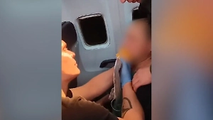 Врачи СПбГПМУ спасли пассажира во время рейса Санкт-Петербург – Красноярск