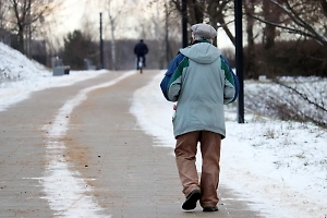 Названы болезни, которые меняют походку человека