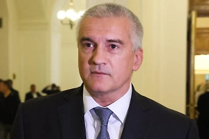 Аксёнов назвал Путина единственным, кто может привести Россию к победе на всех фронтах