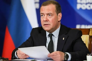 Медведев назвал "отдельной болью" для России ситуацию на Украине