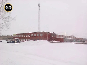 Неизвестные пытались парализовать индустриальный квартал в Омске, спалив ж/д шкаф