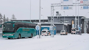 Финляндия начала распахивать закрытую "навсегда" границу с Россией