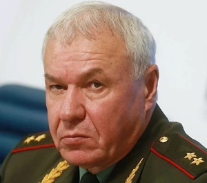 Думаю, это произойдёт в следующем году. Основное условие для прекращения боевых действий — полное восстановление Вооружённых сил России (что сейчас и делается) до уровня, когда они будут способны создавать наступательные группировки, а не отражать контрнаступление ВСУ.