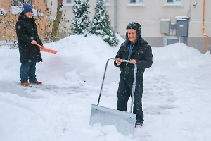 Эколог объяснил, почему снег иногда убирают так медленно