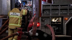 Пьяный астраханец избил мать табуретом, запер в квартире и устроил пожар