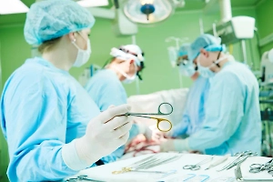 Камни в мочевом пузыре размером с IPhone чуть не убили россиянку