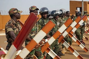 Премьер Нигера заявил о сохраняющейся угрозе военного вторжения в страну