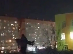 В Новосибирске случайный прохожий нашёл упавшую в яму девочку с отмороженными конечностями