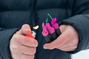 В Москве школьник попал в больницу после игры с петардой