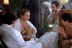 Выяснилось, повторяют ли россияне за Женей Лукашиным и ходят ли 31 декабря в баню