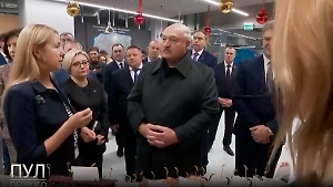 Лукашенко попросил белорусских производителей "перекинуть яйца" Путину