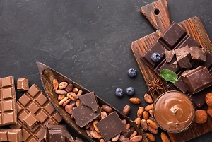 Кондитер объяснила, как по хрусту и таянию вычислить настоящий шоколад