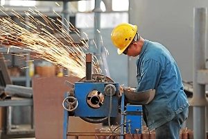 Сотрудникам юридически объяснили, законно ли требовать работать в выходные