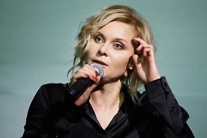 На обнищавшую за рубежом Троянову* в России призвали завести дело из-за её кровавой мечты