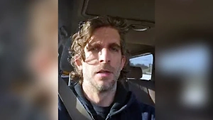 Умер мужчина, пытавшийся покончить с собой у суда, где рассматривают дело Трампа