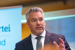 Канцлер Австрии раскрыл Западу глаза