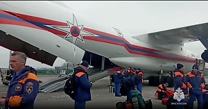 Третий самолёт МЧС со спасателями вылетел из Подмосковья в затопленный Орск