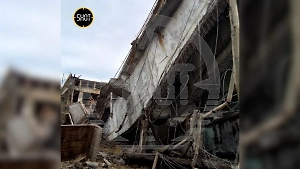 Мост с автомобилями рухнул в Смоленской области