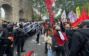 Число задержанных участников первомайской демонстрации в Стамбуле превысило 200 человек