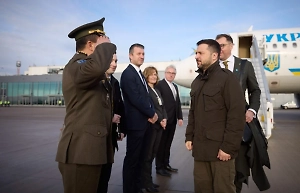 "Вынуждены поддерживать": В окружении Зеленского признались, что он пошёл не по тому пути