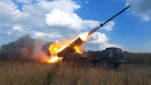 Минобороны РФ показало работу расчётов РСЗО "Ураган"