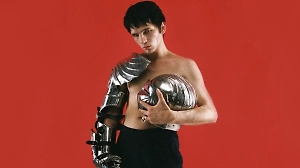 Life.ru выяснил, как обещавший служить в армии рэпер Vacio смог сбежать в США