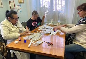 В Амурской области волонтёры изготовили 500 упаковок сухого душа для бойцов СВО