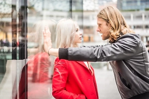 Адвокат рассказала, как наказать преследующего вас бывшего любовника