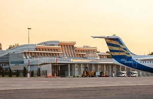 Из аэропорта Бишкека срочно эвакуировали людей из-за анонимного сообщения
