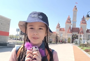 Бурятия оплатила поездку девочки из ДНР в московский парк "Остров мечты"