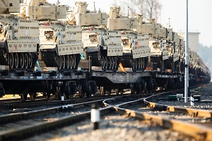 Военная полиция России в Сирии развернула колонну "коалиции" из шести Bradley