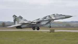 Экс-министра обороны Словакии обвинили в госизмене из-за передачи Киеву МиГ-29