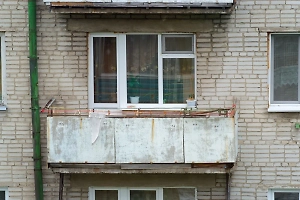 Россиянам назвали вещи, которые запрещено хранить на балконе