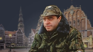 Почему режиссёр популярного фильма "ДМБ" Качанов сбежал за границу и как он относится к России