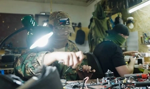 Операторы FPV-дронов уничтожили бронетехнику ВСУ на Донецком направлении