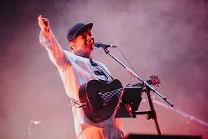 Стали известны доходы сбежавшего из России лидера "Мумий Тролля"