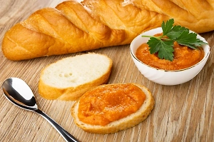 Эксперт объяснил, стоит ли худеющим заменять хлебцами обычный хлеб