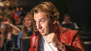 Продюсер Дворцов вспомнил о пиратском райдере "спивающегося" Галкина*