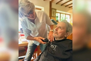 Дочь Алена Делона показала свежие фотографии 88-летнего отца